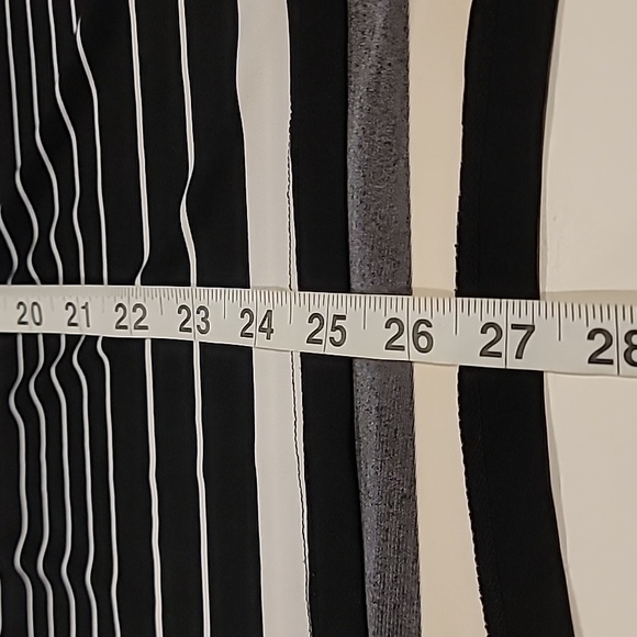 Chico's Cold Shoulder Striped Tunic Black White 0 - Picture 10 of 12